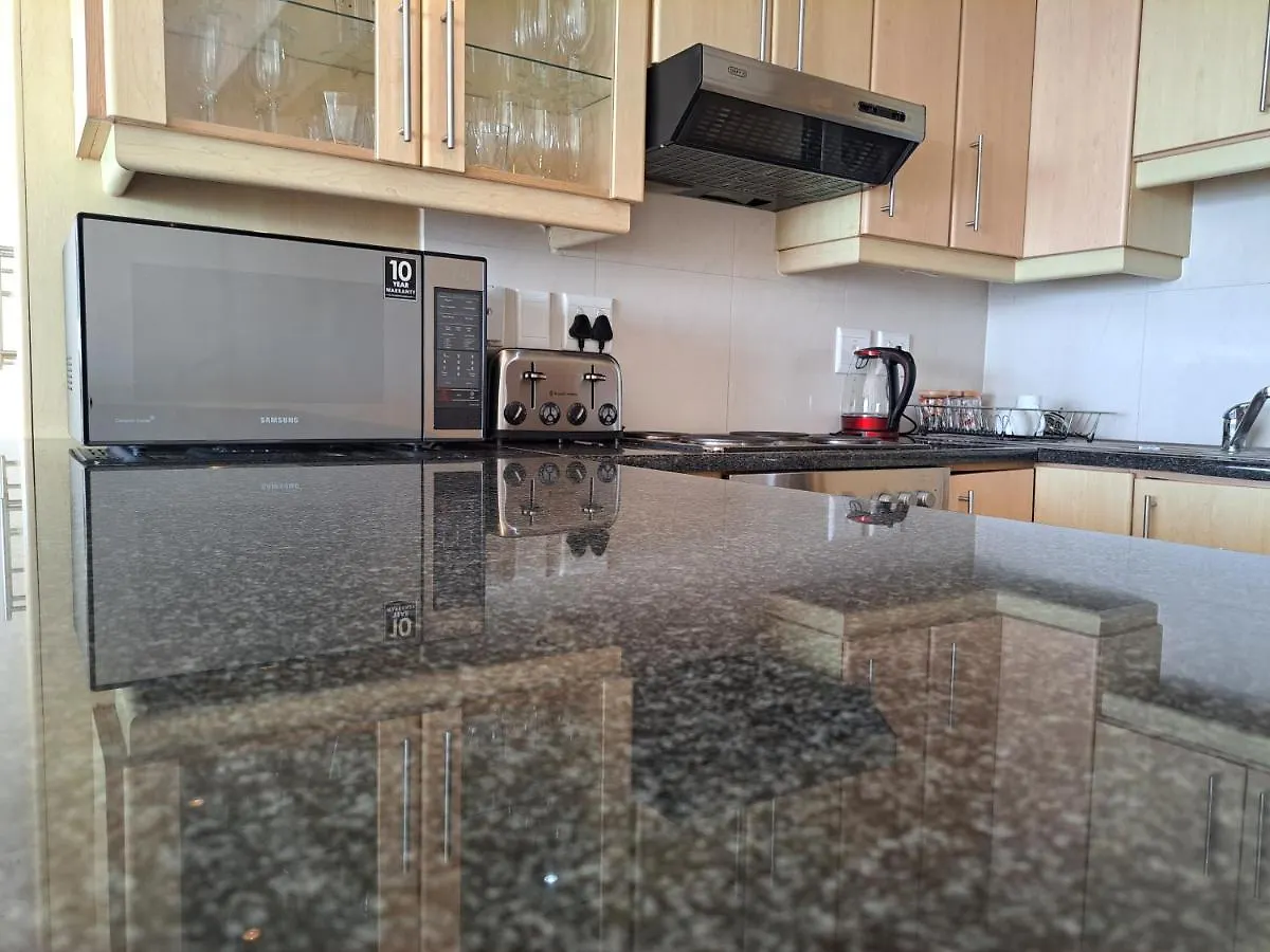 3 Bedroom Sea Facing Family Apartment Cape Town Moullie Point